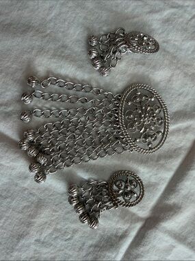 Sarah Coventry Western Dangle Earrings and Brooch Set